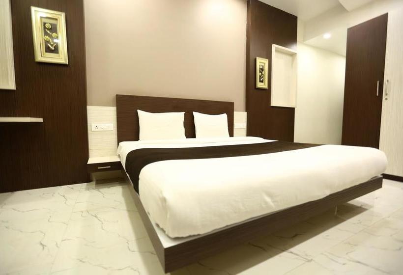 Hotel Madhuri Executive 12