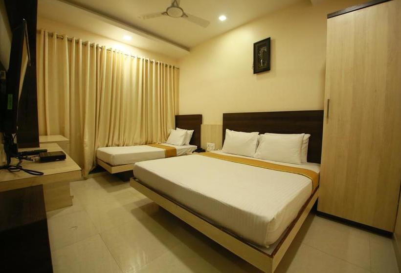 Hotel Madhuri Executive 18