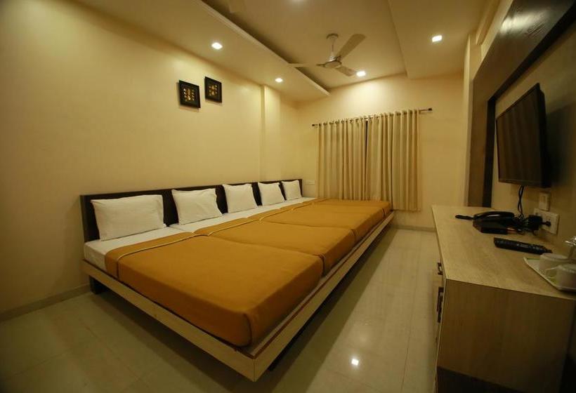 Hotel Madhuri Executive 6