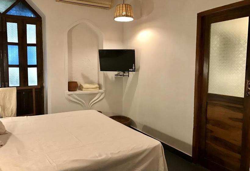 Bed and Breakfast Fiesta Beach Resort 1