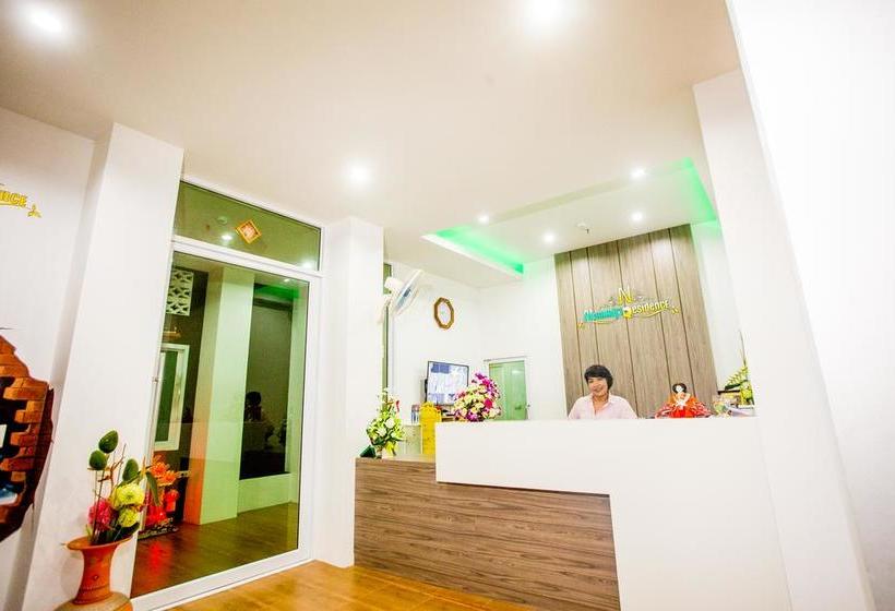 Hotel Namthip Residence