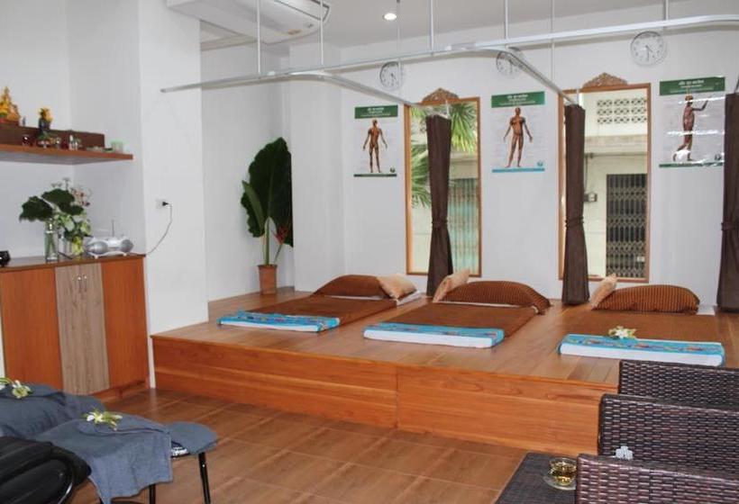 Hotel Namthip Residence 12