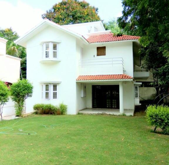 Bed and Breakfast Antra Hospitality Bodakdev Thaltej 10