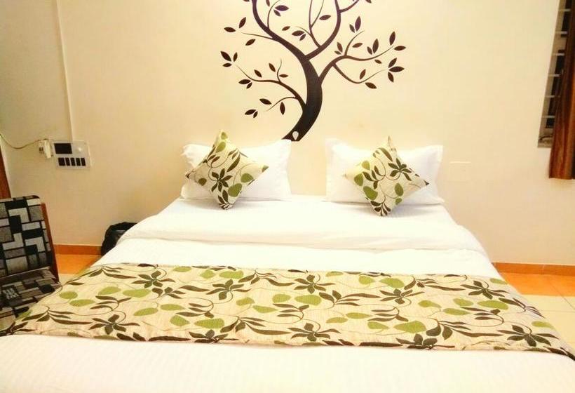 Bed and Breakfast Antra Hospitality Bodakdev Thaltej 7