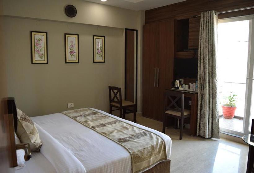 Hotel De Bougain Villa 4