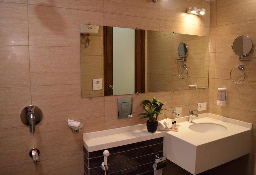 Hotel De Bougain Villa 6