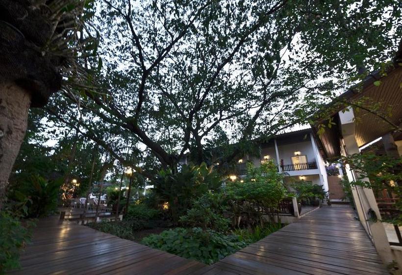 Tree House Hotel Sisaket 11