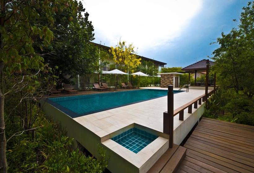 Tree House Hotel Sisaket 13