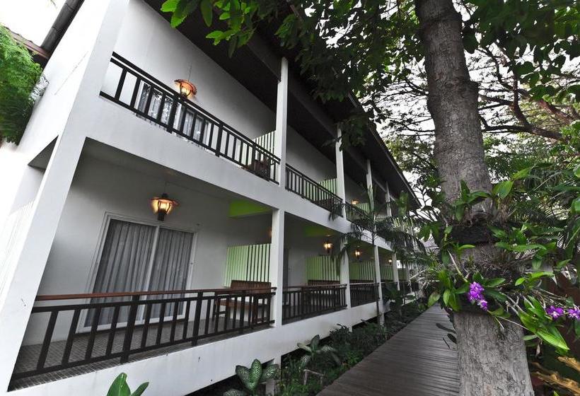 Tree House Hotel Sisaket 15