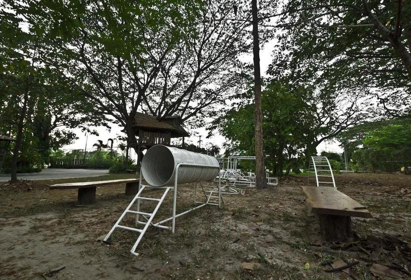 Tree House Hotel Sisaket 17