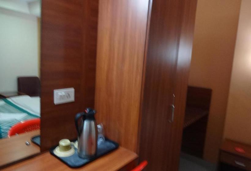 Hotel Golden Manor 6