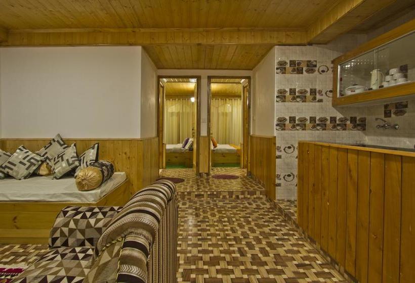 Hotel Motherland Cottage 6