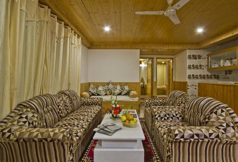 Hotel Motherland Cottage 7