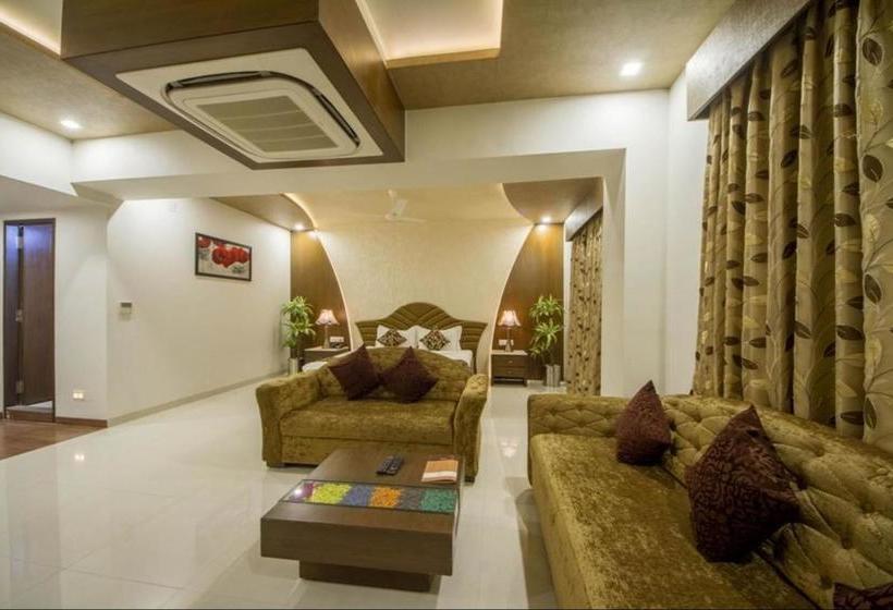 Hotel The Grand Vinayak 11