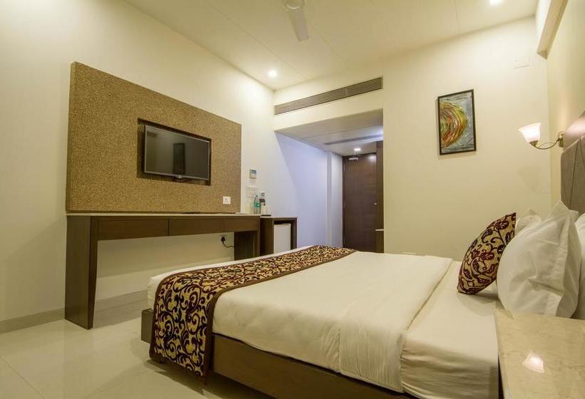 Hotel The Grand Vinayak 2