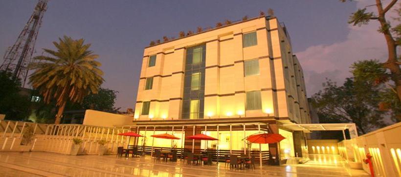 Rosewood Apartment Hotelgurgaon 5