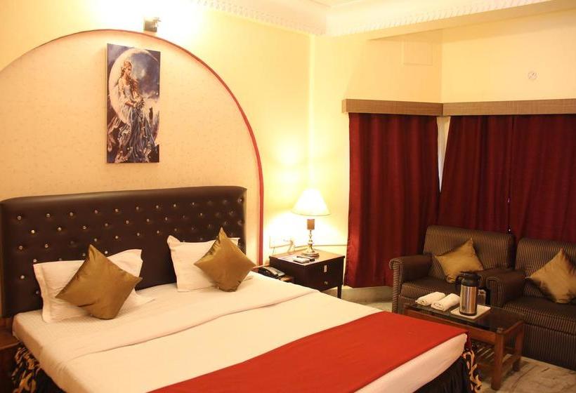 Hotel Sapphire International 8