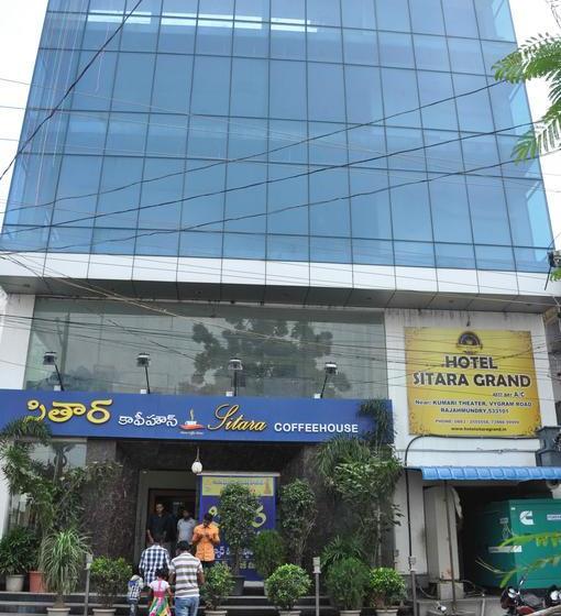 Hotel Sitara Grand 10