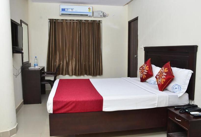 Hotel Sitara Grand 2