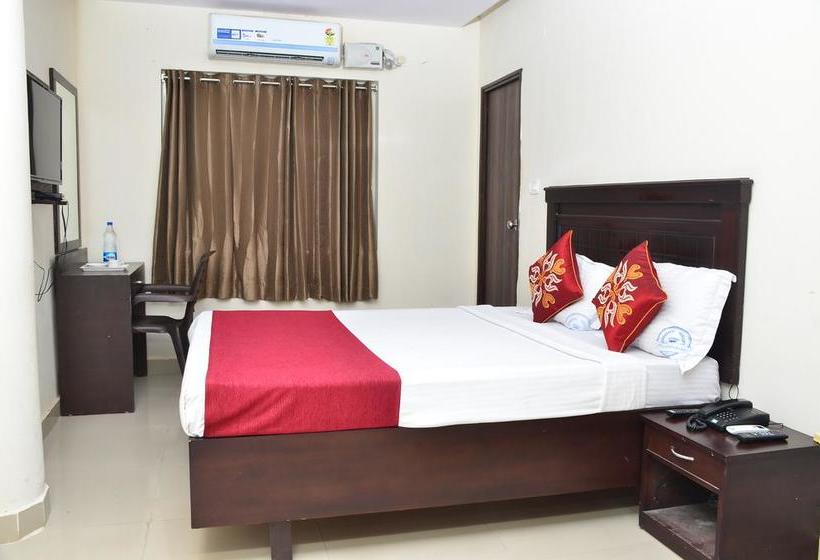 Hotel Sitara Grand 3