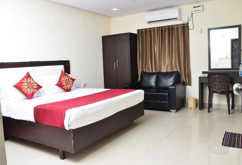 Hotel Sitara Grand 5