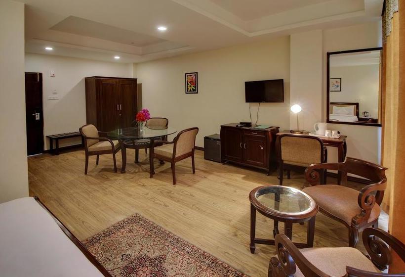 Hotel The Katoch Grand Resort 5