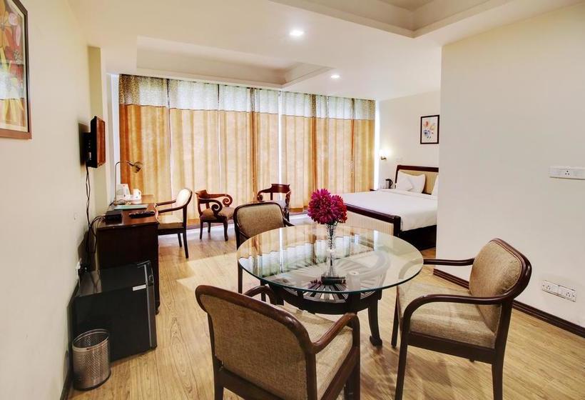 Hotel The Katoch Grand Resort 9