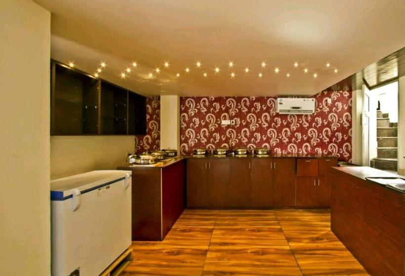 Hotel The Vaikunth 10