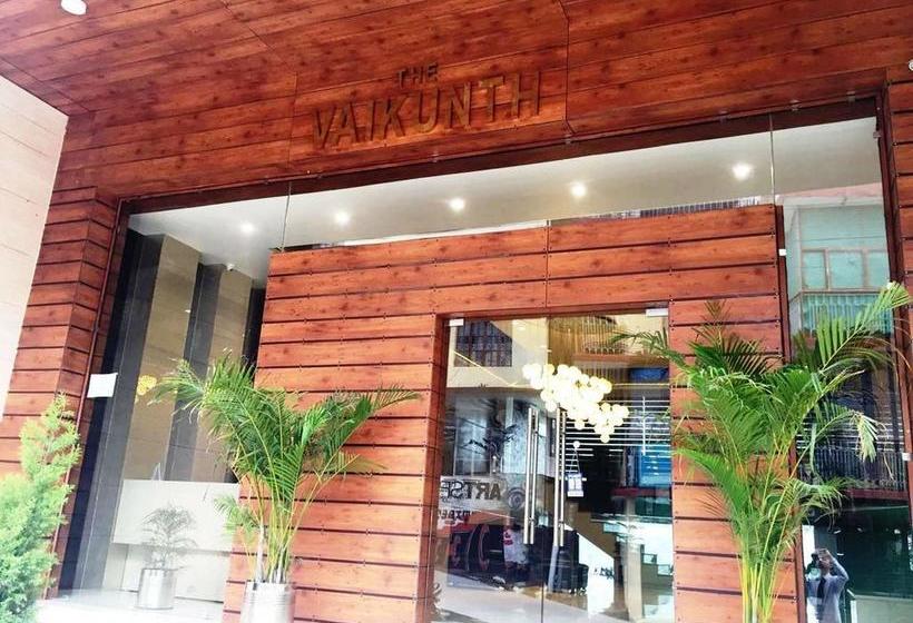 Hotel The Vaikunth 11