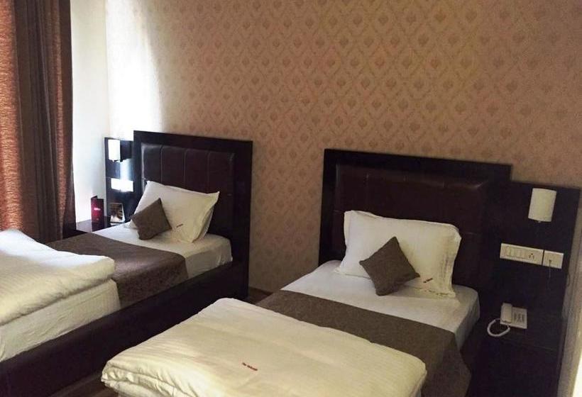 Hotel The Vaikunth 12