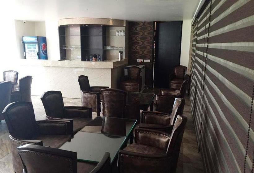 Hotel The Vaikunth 13