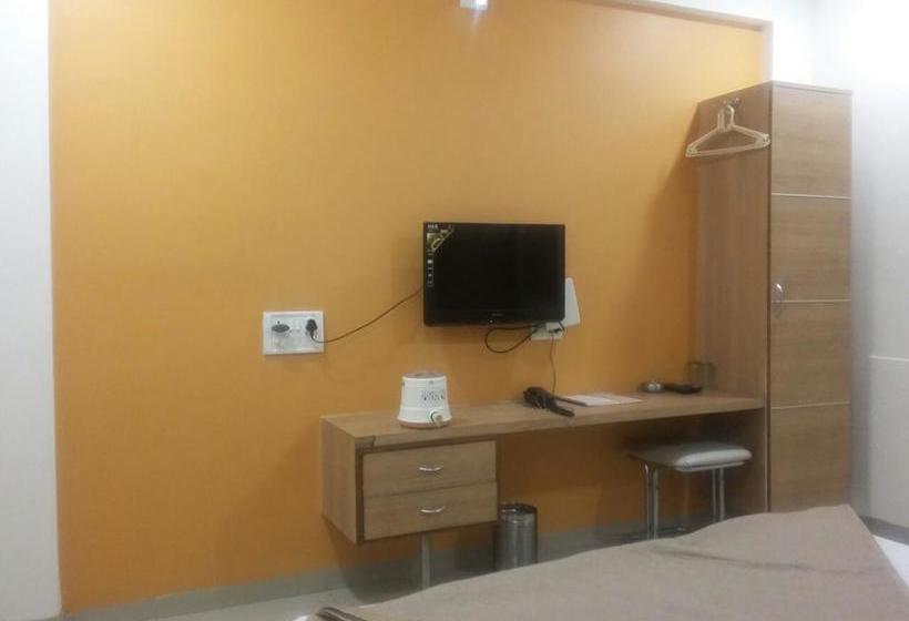 Tandoor Palace Hotel & Restaurant 13