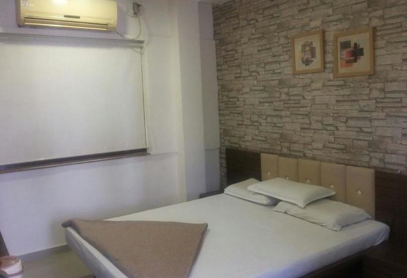 Tandoor Palace Hotel & Restaurant 3