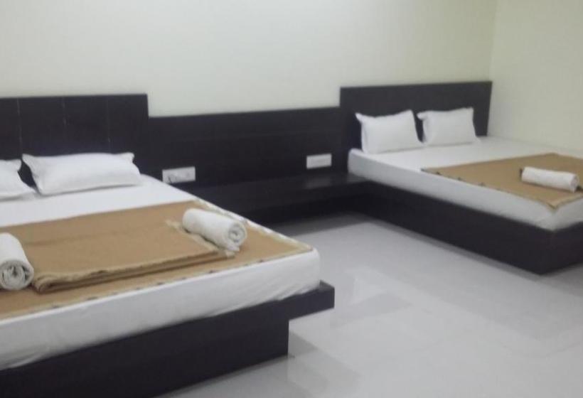 Hotel Casa Green Shirdi 14