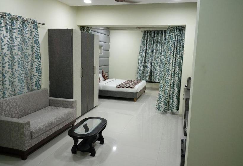 Hotel Casa Green Shirdi 15