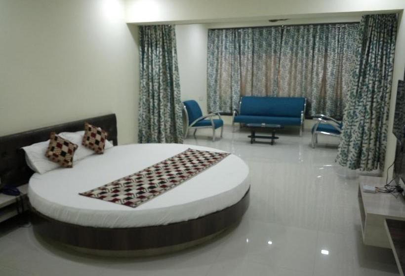 Hotel Casa Green Shirdi 17