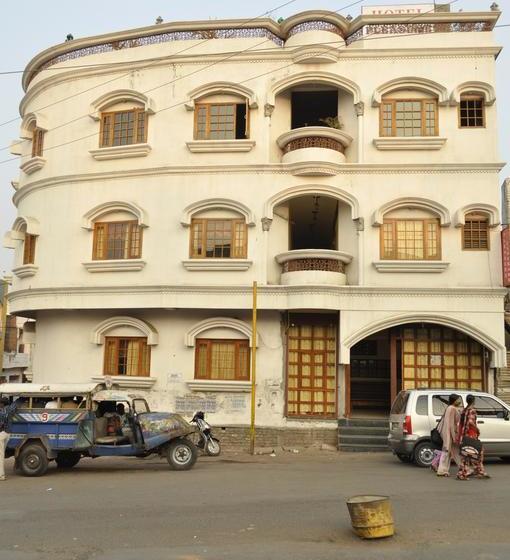 Hotel Pleasure Landmark 9