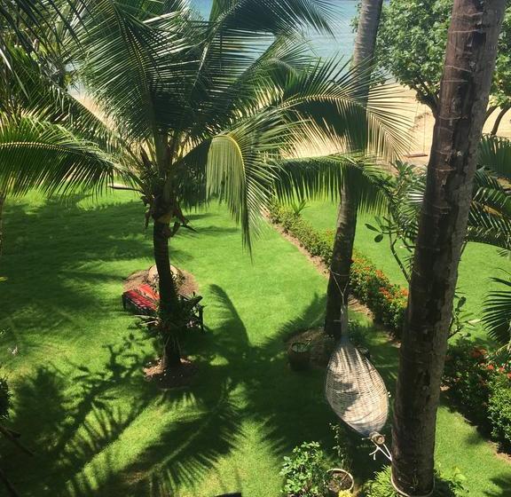 Resort Absolute Beachfront Villa 10