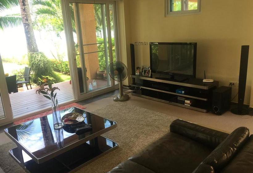 Resort Absolute Beachfront Villa 2