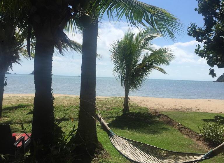 Resort Absolute Beachfront Villa 3