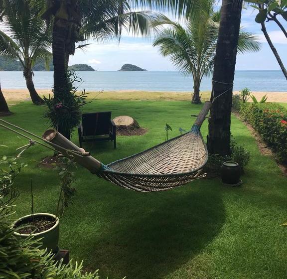 Resort Absolute Beachfront Villa 4