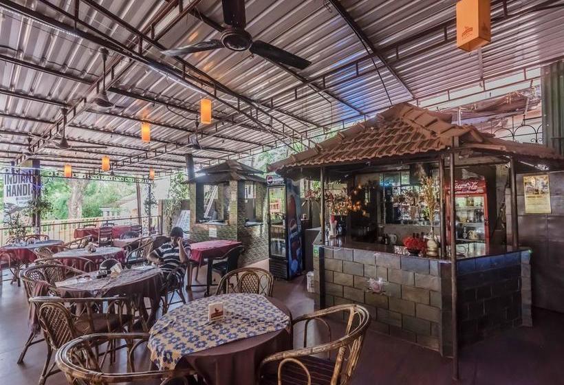 Hotel Oyo Stayout Cohiba Club Fort Aguada Road 7