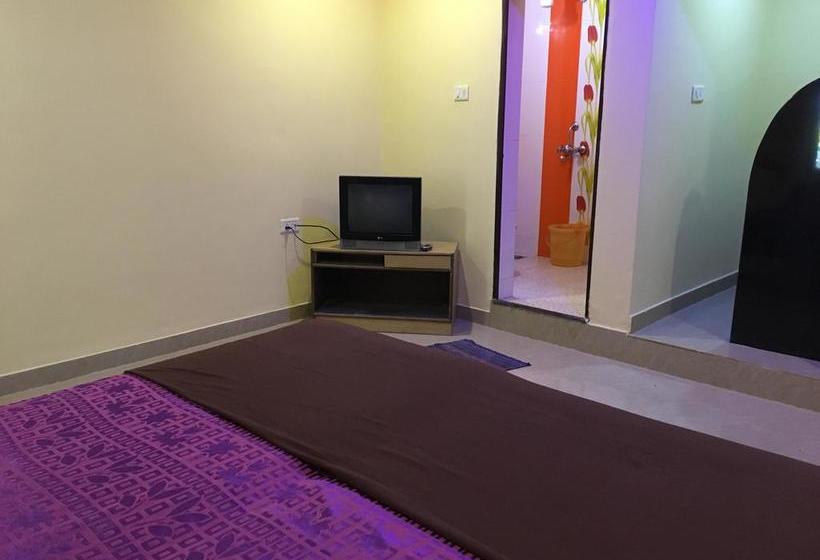 Hotel Oyo Stayout For Family At Calangute 10