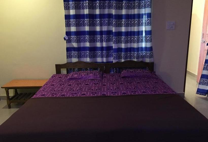 Hotel Oyo Stayout For Family At Calangute 4