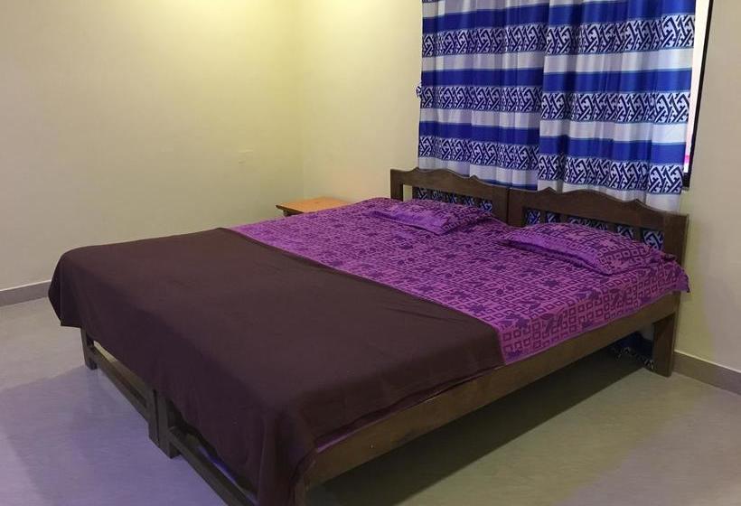 Hotel Oyo Stayout For Family At Calangute 5