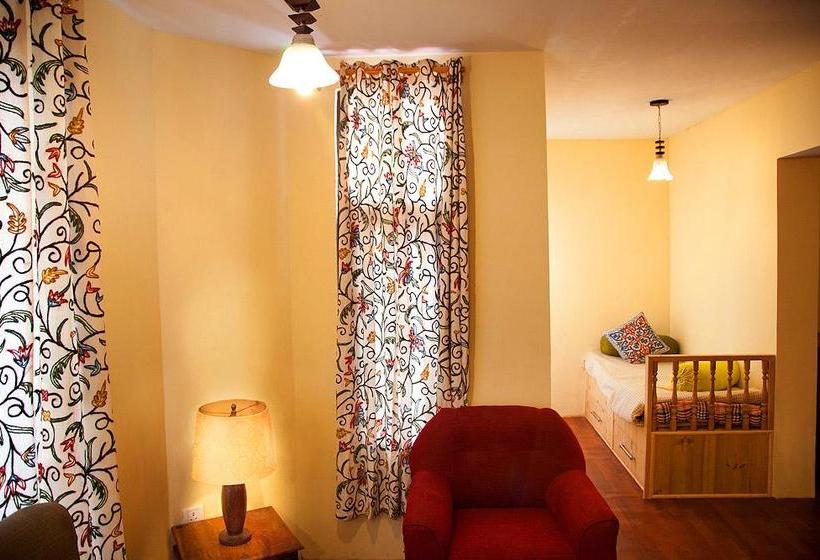 Bed and Breakfast Mahatta Home Stay 9