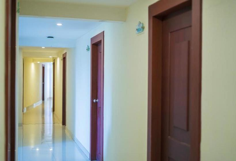 Hotel Green Park Residency 12