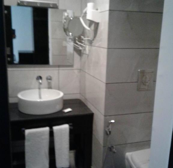 Hotel Rose Petal Srinagar 10