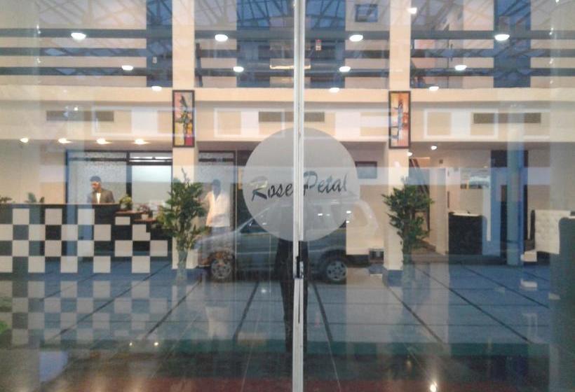 Hotel Rose Petal Srinagar 6