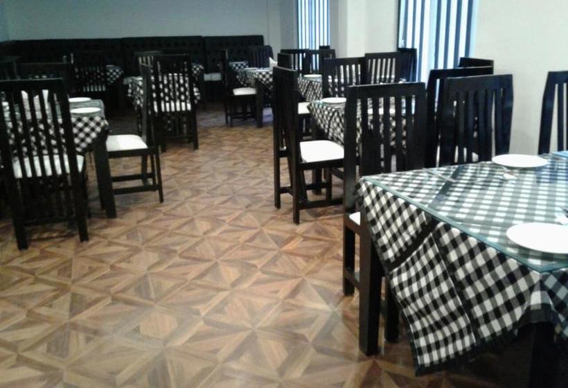 Hotel Rose Petal Srinagar 9